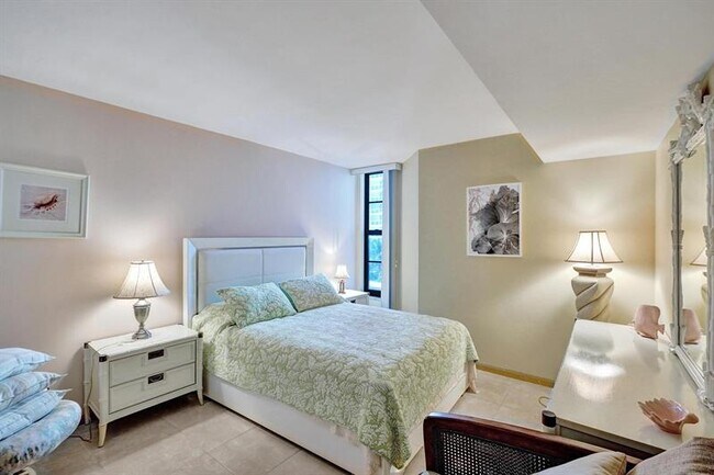 Building Photo - 1000 S Ocean Blvd