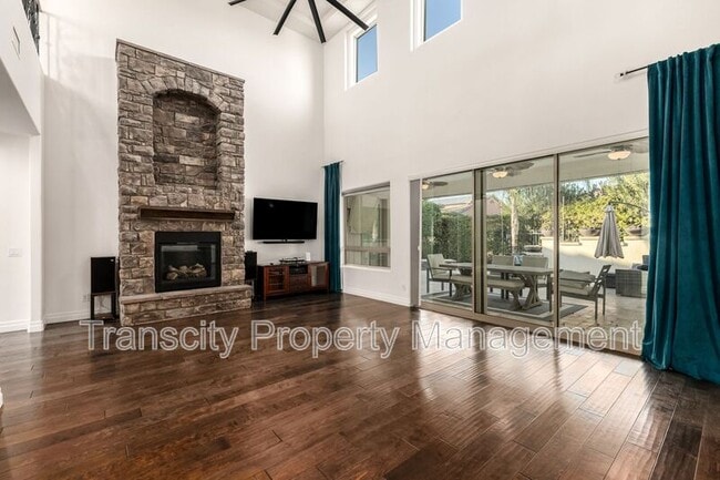 Building Photo - 1636 E Sattoo Way