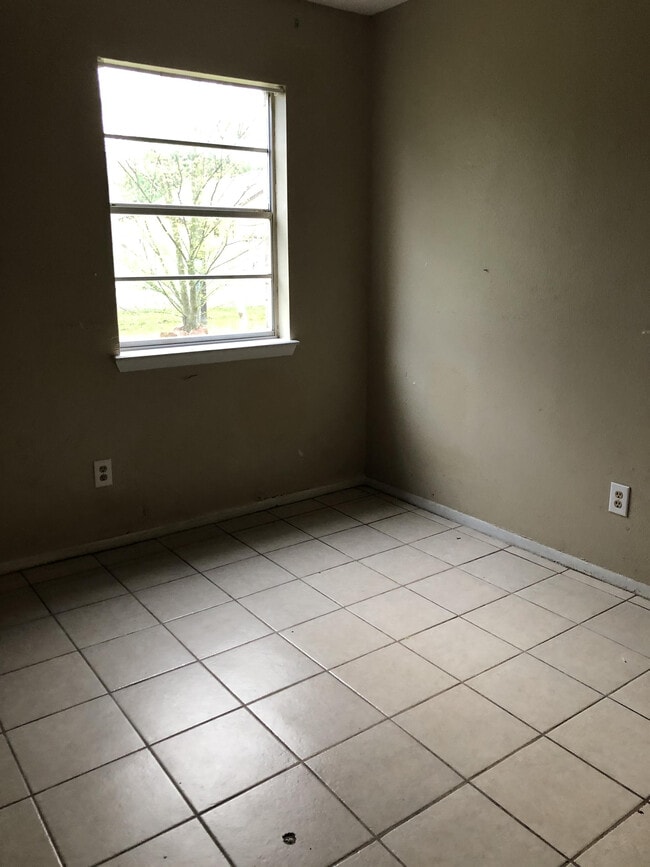 Building Photo - 300 Rice St