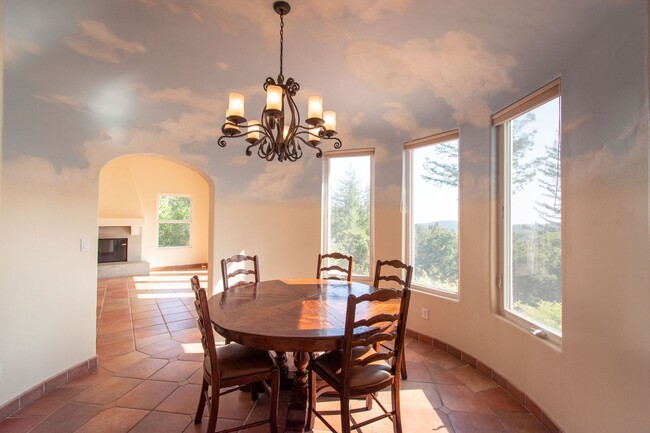 Building Photo - Beautiful Los Gatos Mountain Estate Retreat