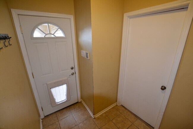 Building Photo - 2136 S Flannery Rd