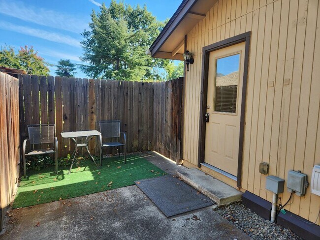 Primary Photo - One bed/One bath cottage in East Medford | Available Now