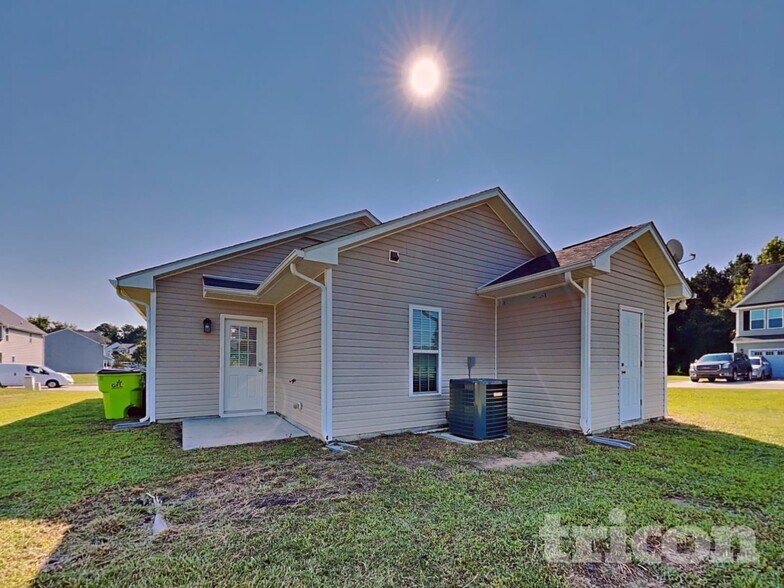 Building Photo - 2410 King Malcolm Ln