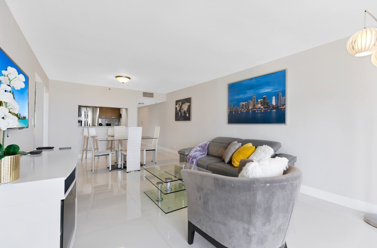 Building Photo - 1717 N Bayshore Dr