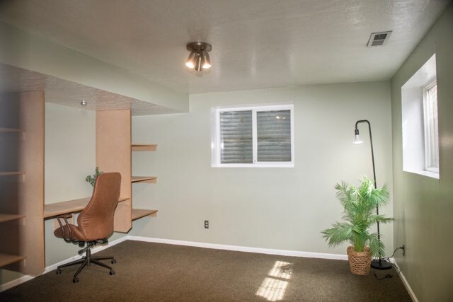 Building Photo - 9908 S Falconhurst Dr