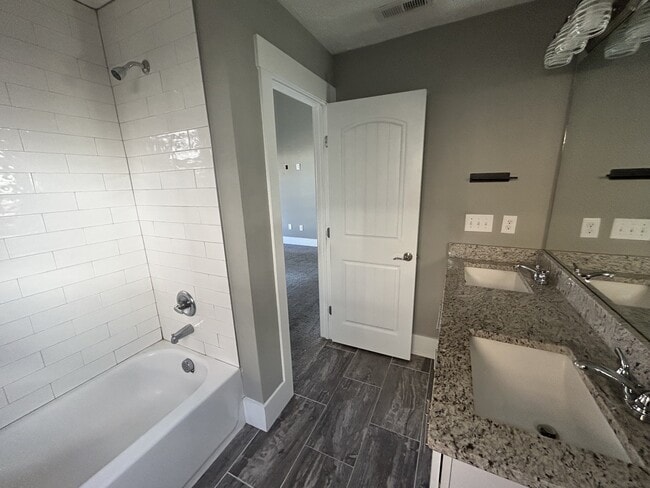 Building Photo - 222 Jasmine Row