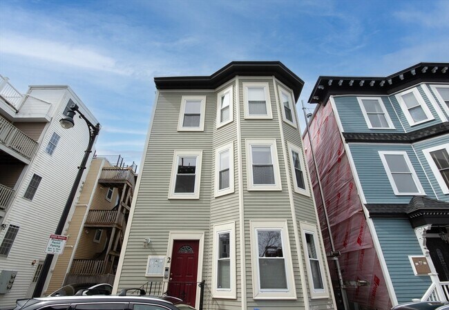 Building Photo - 2 Burnham Pl