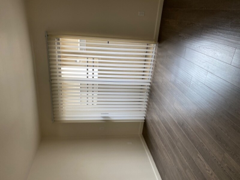 Building Photo - 13002 Riverside Dr