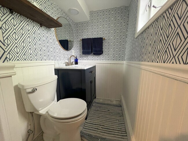 Building Photo - Spacious 4-Bedroom Home with Lush Landscap...