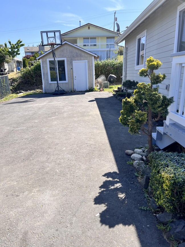 Building Photo - 10216 Steamboat Island Road Northwest