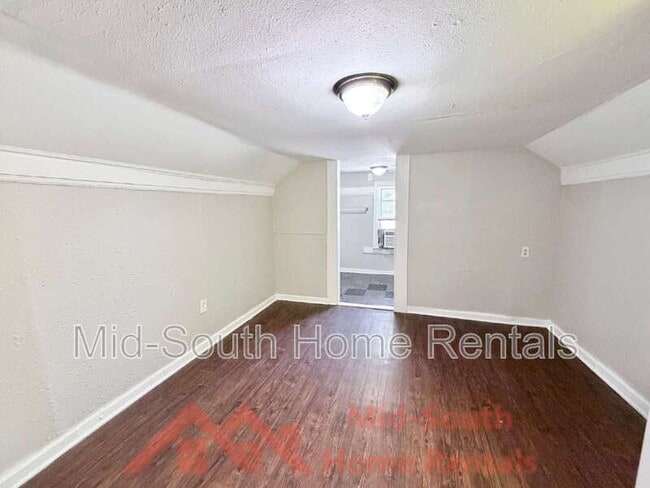Building Photo - 616 E Frank Ave