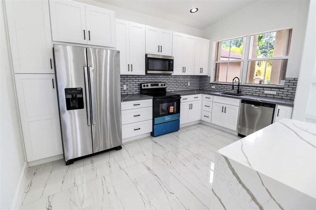 Building Photo - 5824 NW 120th Ave