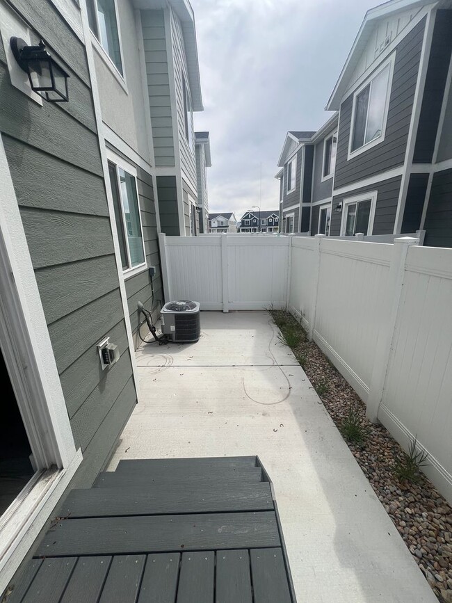 Building Photo - Charming Townhome in Provo, UT