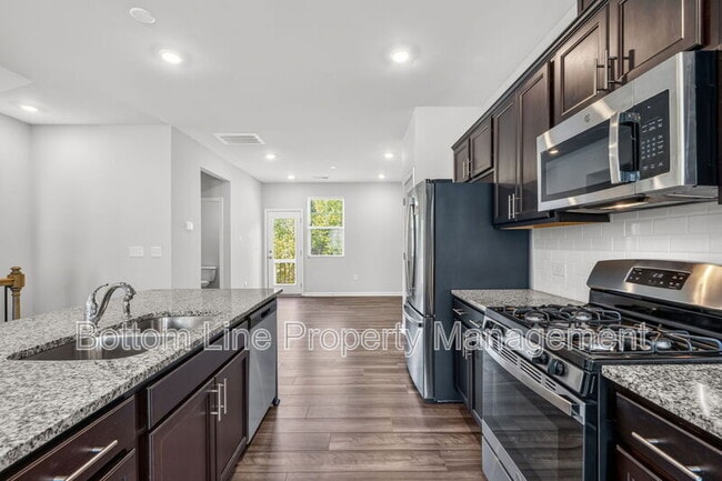 Building Photo - 1129 Lily Loch Wy