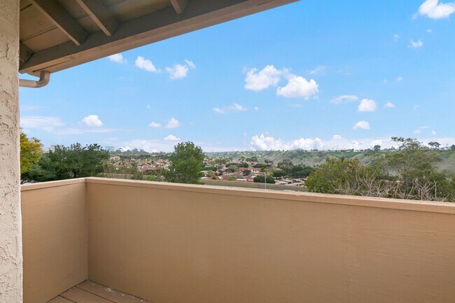 Building Photo - Woodlands South - La Jolla Townhome