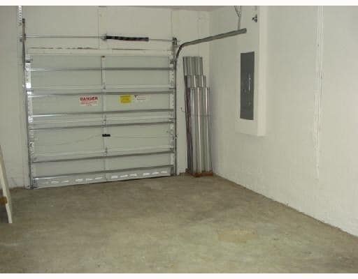 Building Photo - 3030 Laurel Ridge Cir