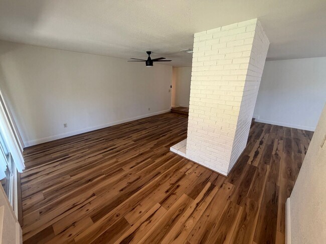 Building Photo - 4 Bed / 2 Bath | Rosemont Single Family Home Available