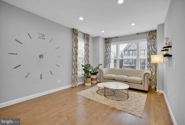 Building Photo - 42598 Chisholm Dr