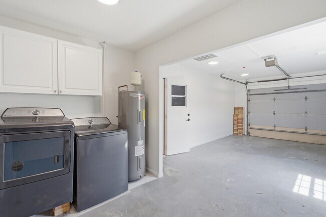 Building Photo - 1603 SW Seagull Way