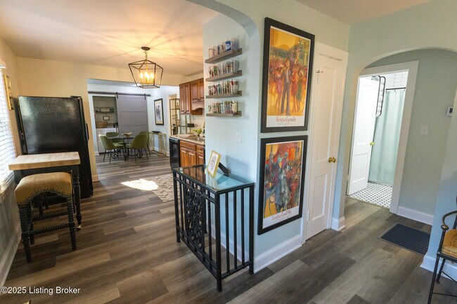 Building Photo - 720 Gheens Ave