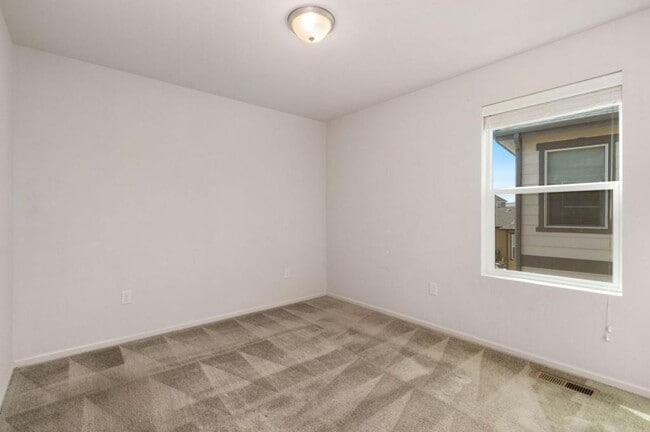 Building Photo - 2861 Cub Lake Dr