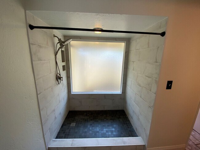 Building Photo - 17130 Advantage Pointe Ct