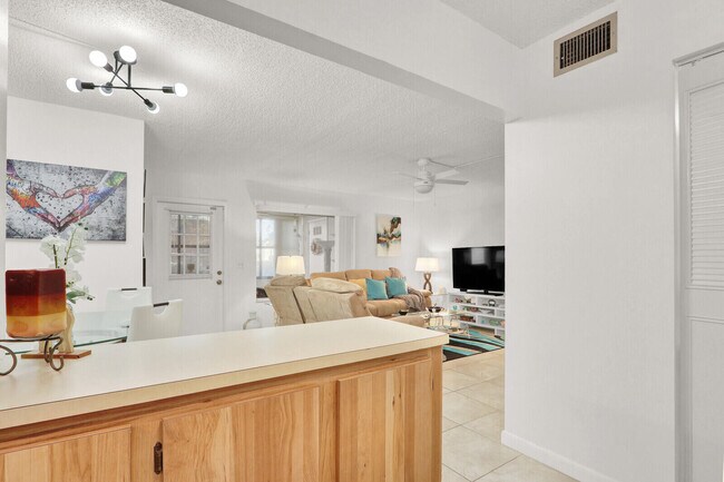 Building Photo - 309 Knotty Pine Cir