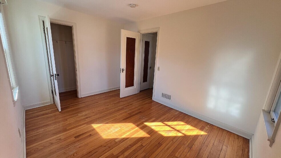 Building Photo - 3123 Atwood Ave