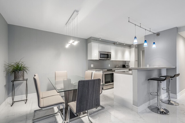 Building Photo - 1111 S Ocean Blvd