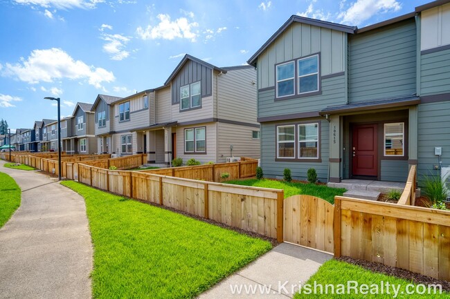 Building Photo - Beautiful One-Year-Old New Construction 3-Bedroom, 2.5-Bath DR Horton Townhome for Rent