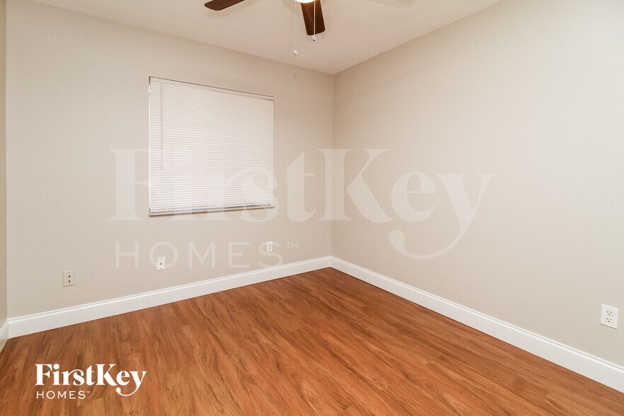 Building Photo - 1013 Taproot Dr