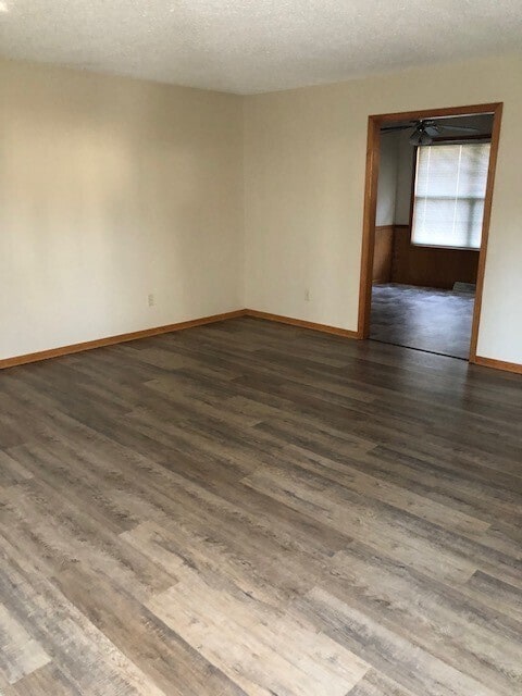 Building Photo - Ranch House