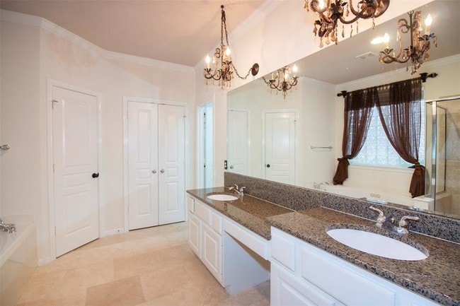 Building Photo - 2218 Longspur Ln