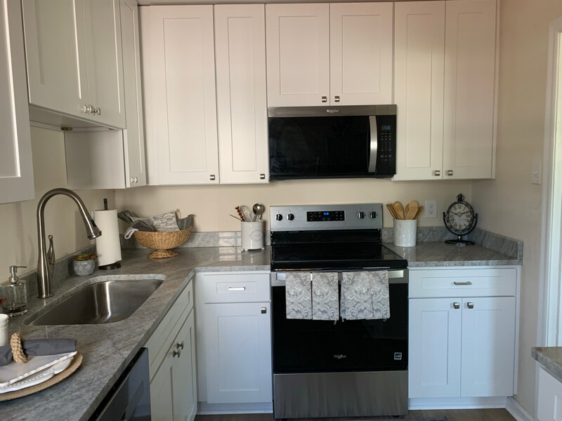 Building Photo - 631 Willow Dr