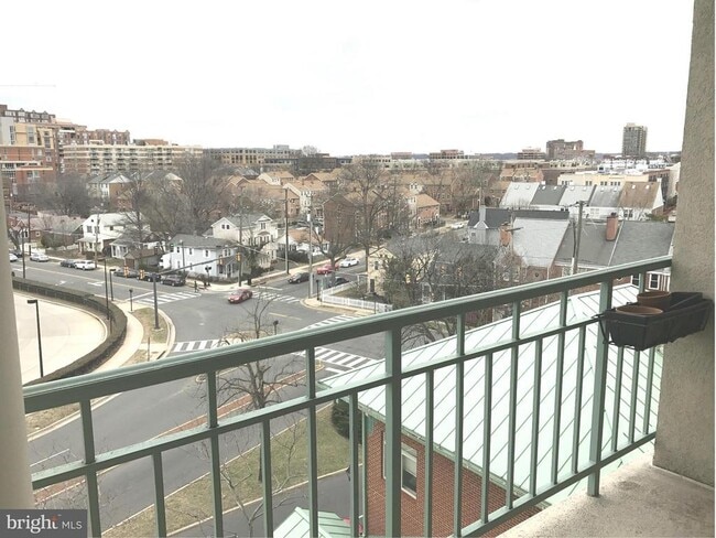 Building Photo - 545 E Braddock Rd