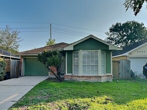 Building Photo - 9326 Golden Sunshine Dr