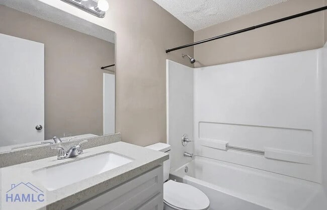 Building Photo - 664 Windhaven Dr