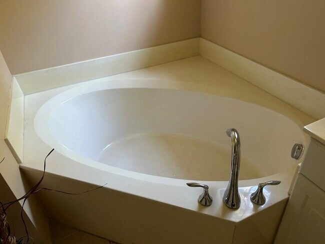 Building Photo - 6132 Grand Cypress Cir W