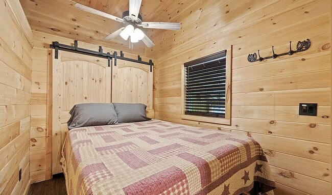 Building Photo - Old Mountain Road 3568-3570