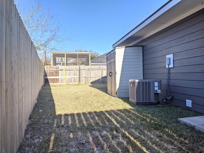 Building Photo - Available for April Move in! - Renovated 3 Bed 1.5 Bath House Biking Distance to Campus!