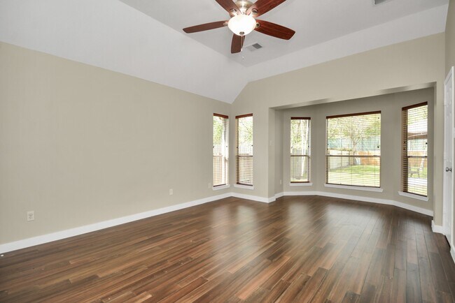 Building Photo - 13339 Yaupon Holly Ln