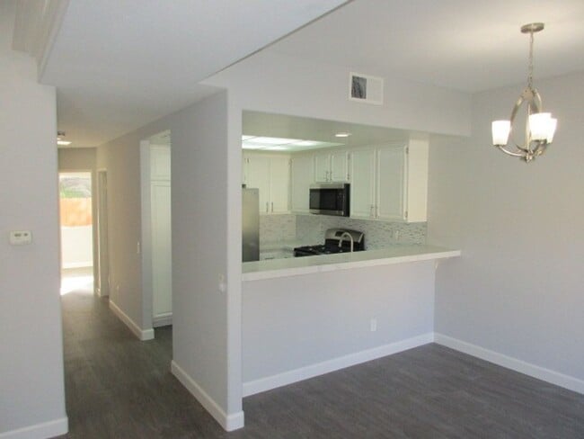 Building Photo - Scripps Ranch - Upgraded - 2BD/2BA - Unit in Terraces at Scripps Ranch
