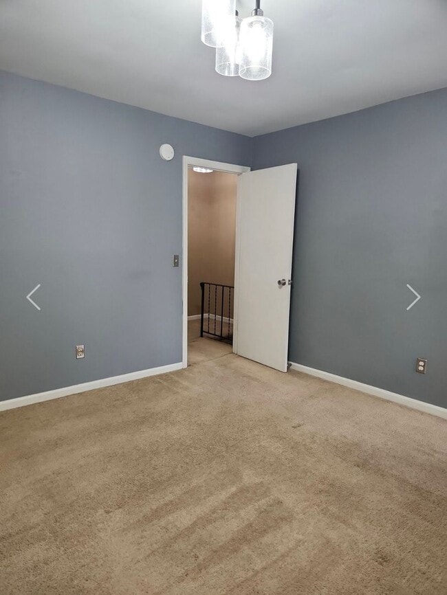 Building Photo - Oaks Townhouses