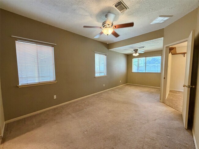 Building Photo - 13323 Wells River Dr