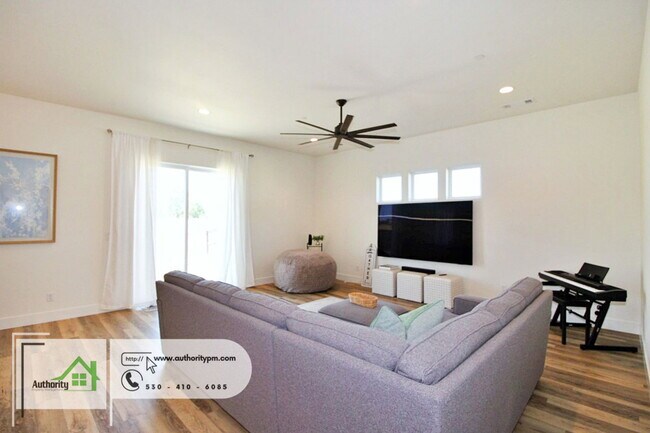Building Photo - 4624 Pleasant Hills Dr