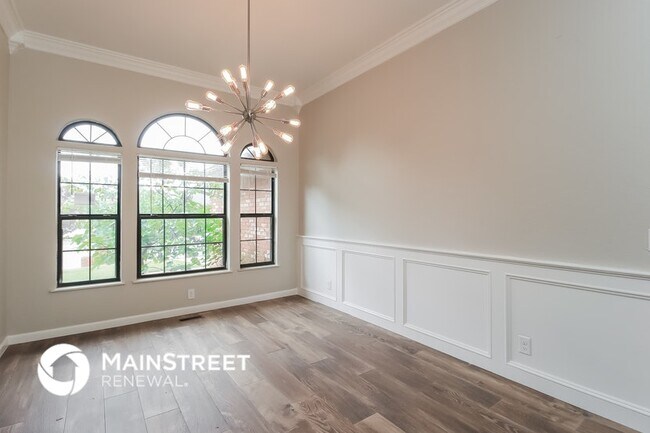 Building Photo - 400 Julie's Trail Cir