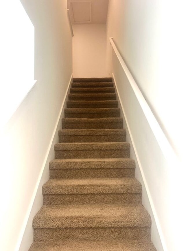 Building Photo - 3/2.5 GATED COMMUNITY - TOWNHOUSE - GREAT SCHOOLS IN PALMER RANCH