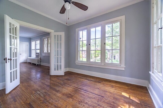 Building Photo - 343 N McLean Blvd