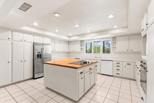 Building Photo - 25175 Hereford Dr