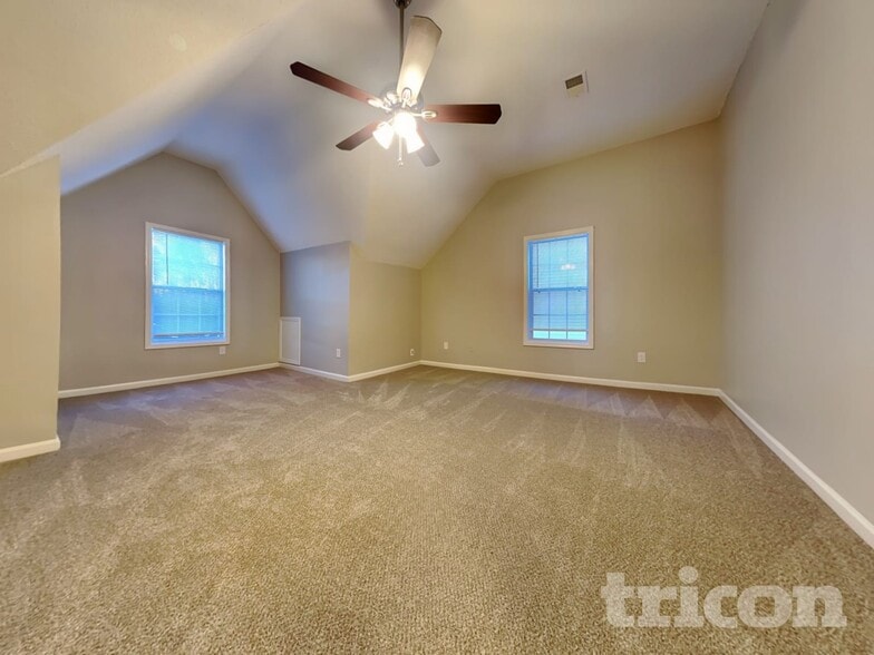 Building Photo - 5774 Broadleaf Way